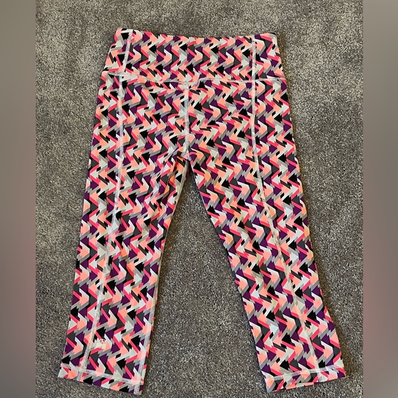 Victoria Secret Knock Out crop tights - Picture 3 of 3